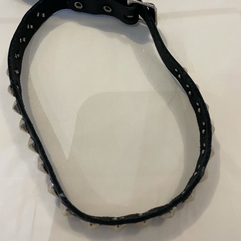 Leather collar 18 inches is adjustable